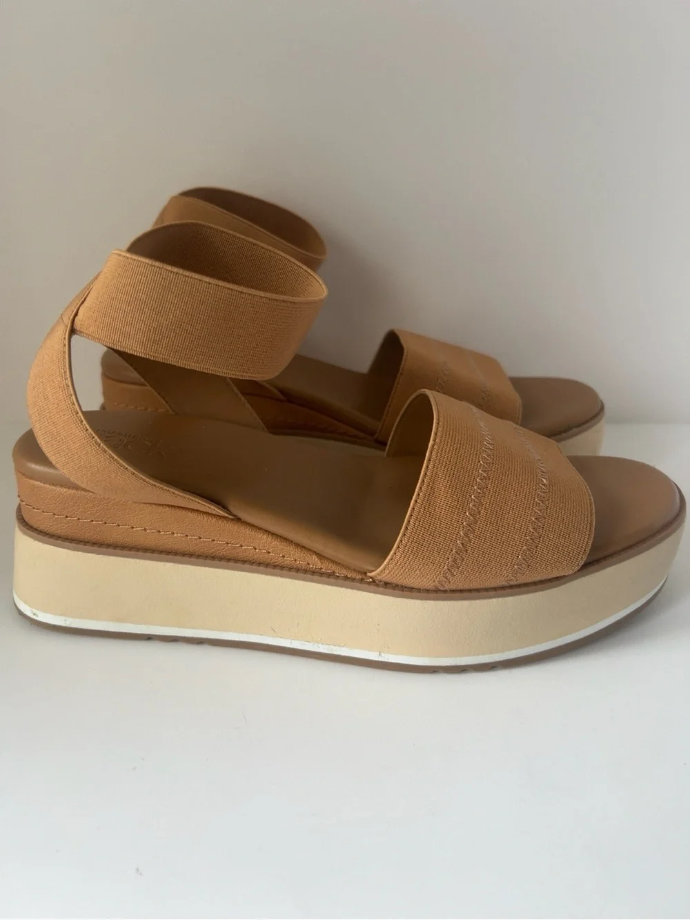 Nordstrom Rack Platform Sandals Women’s Size 8M Camel Stretch Slingback Comfort